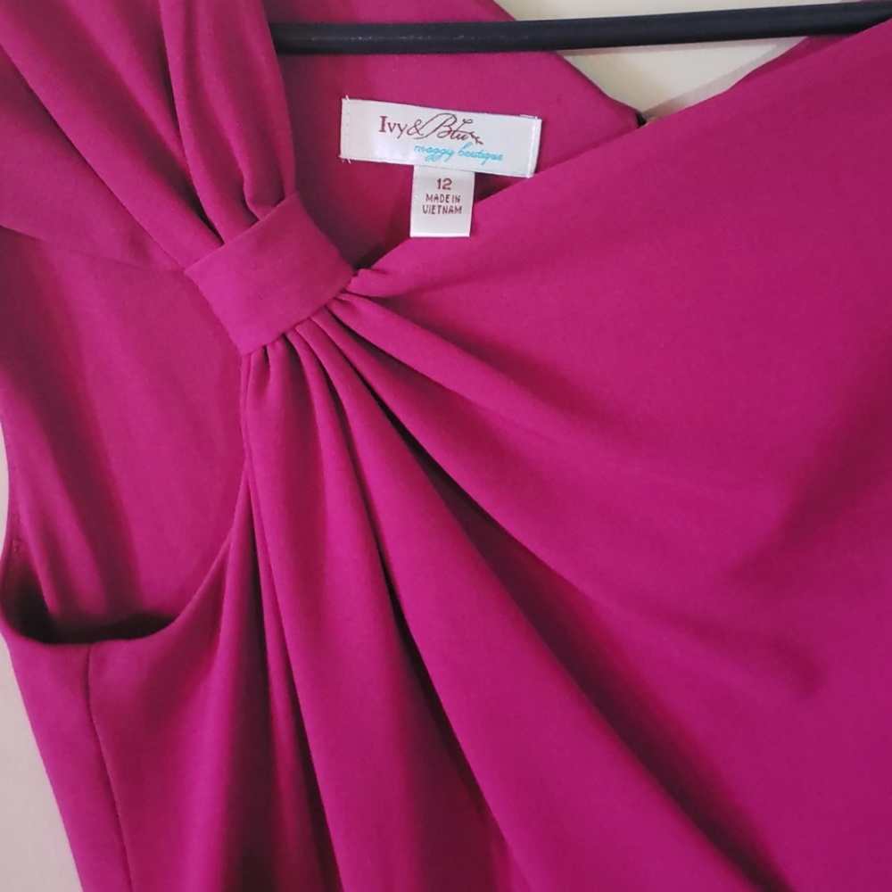 Dress - Picture 2 of 3